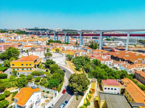 Viva o Luxo com Vista para o Tejo - Moradia Luxo no Alto Santo Amaro
