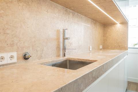 Viva o Luxo com Vista para o Tejo - Moradia Luxo no Alto Santo Amaro