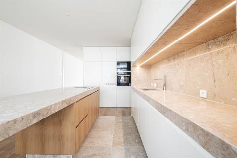 Viva o Luxo com Vista para o Tejo - Moradia Luxo no Alto Santo Amaro