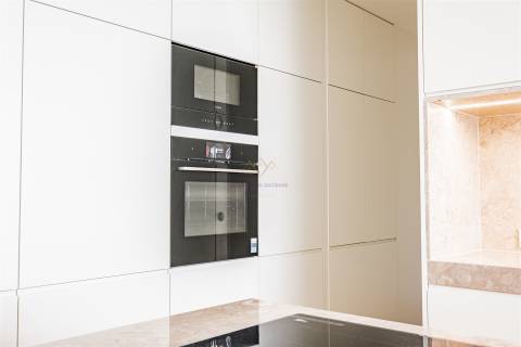 Viva o Luxo com Vista para o Tejo - Moradia Luxo no Alto Santo Amaro