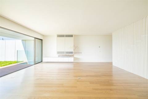 Viva o Luxo com Vista para o Tejo - Moradia Luxo no Alto Santo Amaro