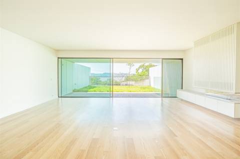 Viva o Luxo com Vista para o Tejo - Moradia Luxo no Alto Santo Amaro