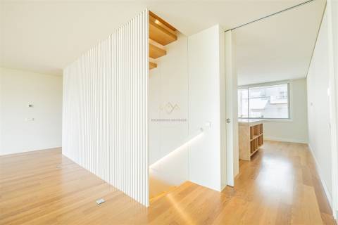 Viva o Luxo com Vista para o Tejo - Moradia Luxo no Alto Santo Amaro