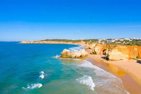 Mais do que um T2: Um Estilo de Vida com Varandas, Luz e Centralidade”