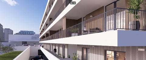 Espaço e Conforto no Coração de Portimão - T2 com Varandas, e 2 estacionamentos