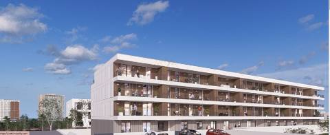 Apartamento T2 com Terraço e Varanda e com 2 Lugares de Garagem – Portimão