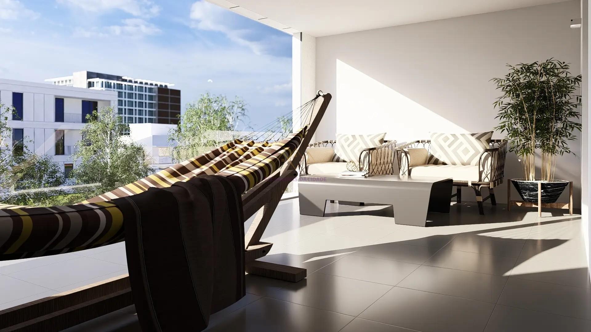 Apartamento T2 com Terraço e Varanda e com 2 Lugares de Garagem – Portimão