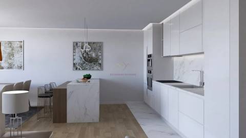 Apartamento T2 Moderno com Grande Varanda e 2 Lugares de Garagem – Portimão