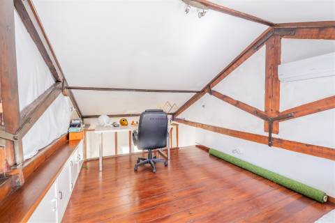 T1 duplex com Terraço em Alcântara