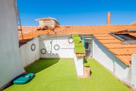 T1 duplex com Terraço em Alcântara