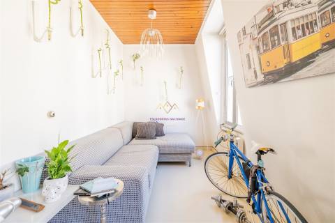 T1 duplex com Terraço em Alcântara