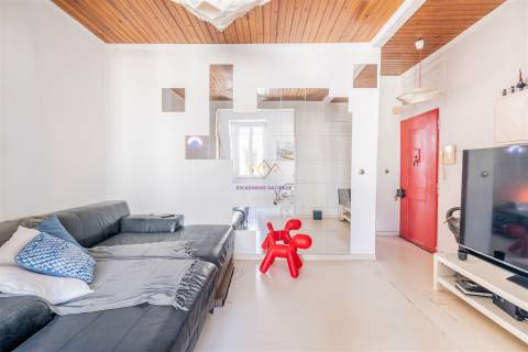 T1 duplex com Terraço em Alcântara