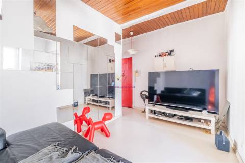 T1 duplex com Terraço em Alcântara