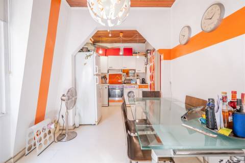 T1 duplex com Terraço em Alcântara