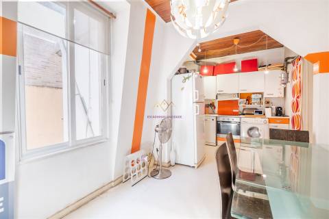 T1 duplex com Terraço em Alcântara