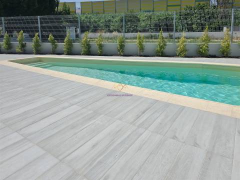 T3 com Piscina em Alverca