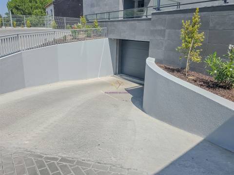T3 com Piscina em Alverca