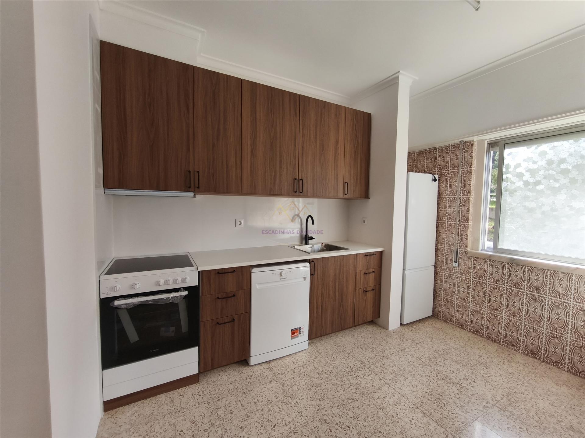 T2 com Garagem Box, a 2 Minutos do Alegro Alfragide