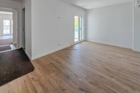 T3 com Piscina em Alverca