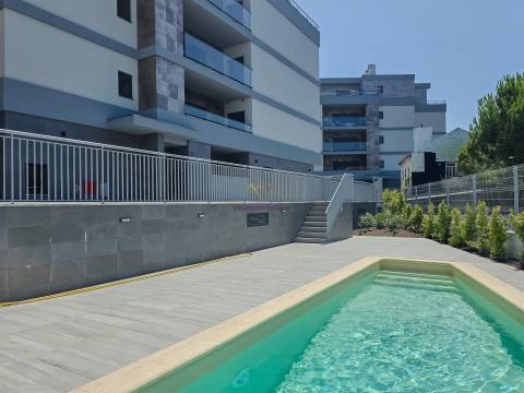 T3 com Piscina em Alverca