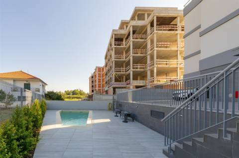 T3 com Piscina em Alverca