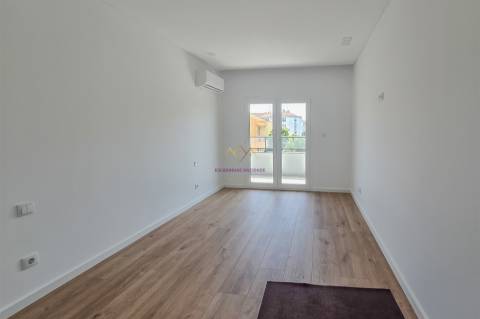 T3 com Piscina em Alverca