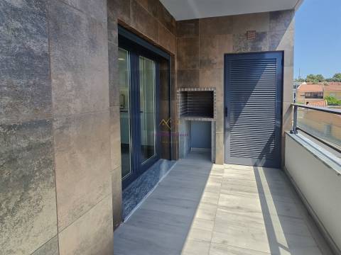 T3 com Piscina em Alverca