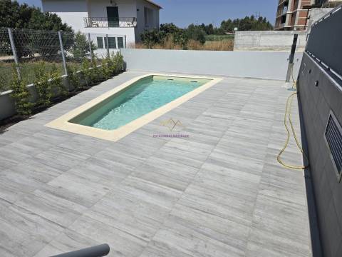 T3 com Piscina em Alverca