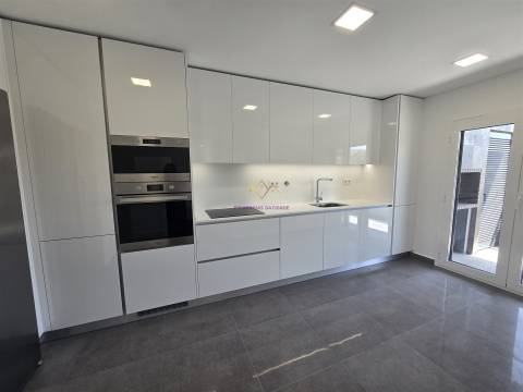 T3 com Piscina em Alverca