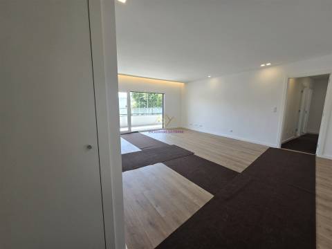 T3 com Piscina em Alverca