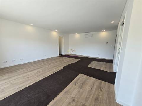 T3 com Piscina em Alverca