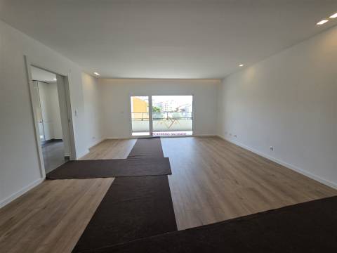 T3 com Piscina em Alverca