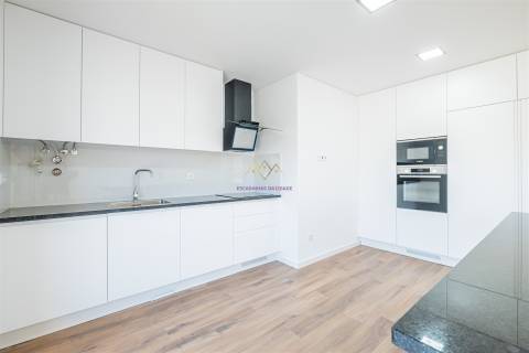 Espetacular apartamento T3 com varandas no Montijo