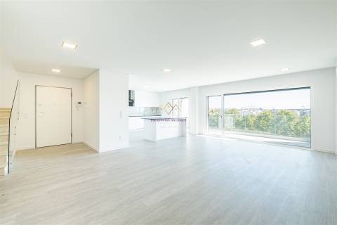 Espetacular apartamento T5 Duplex a estrear, Montijo