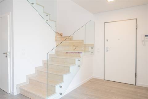 Espetacular apartamento T5 Duplex a estrear, Montijo