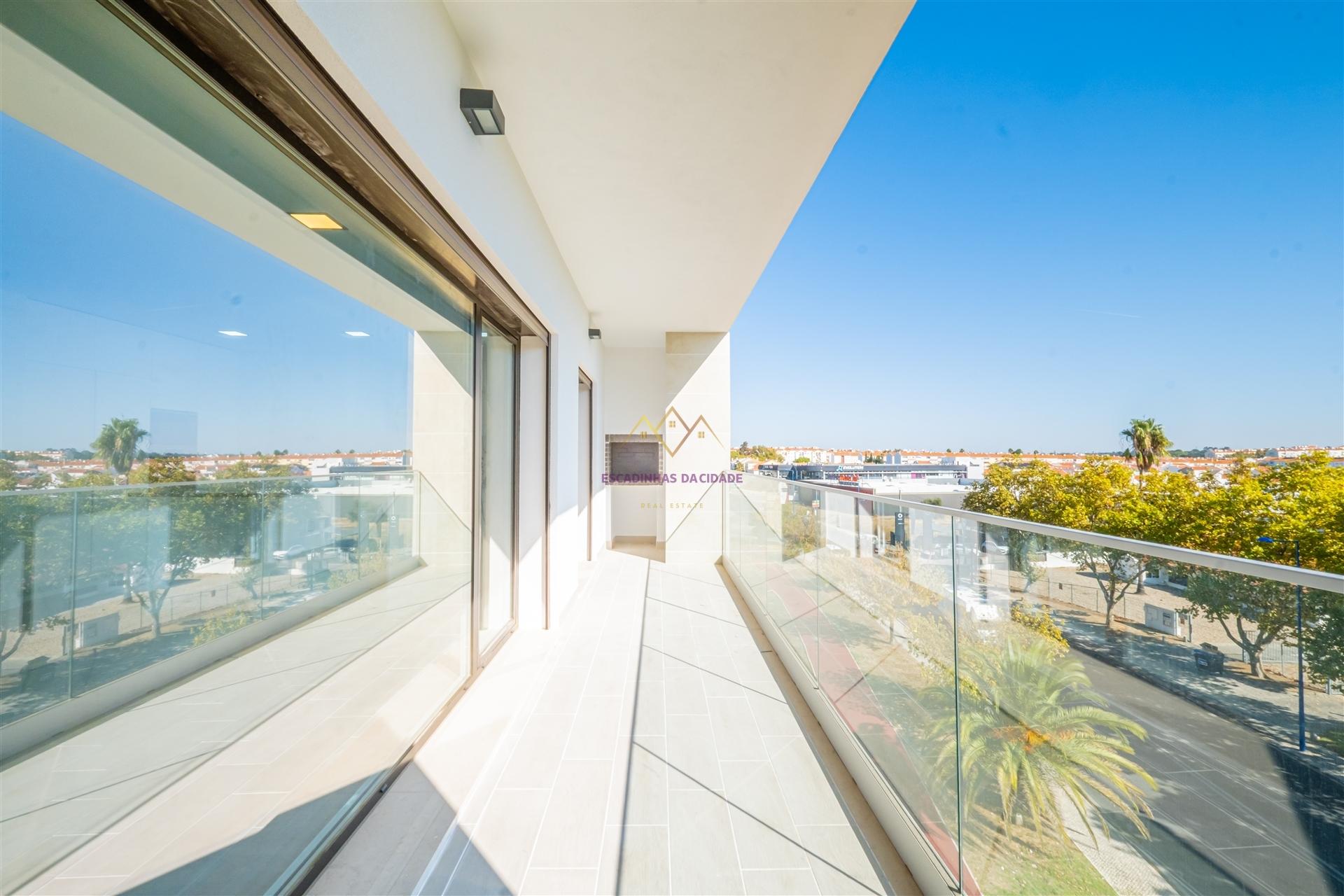 Espetacular apartamento T5 Duplex a estrear, Montijo