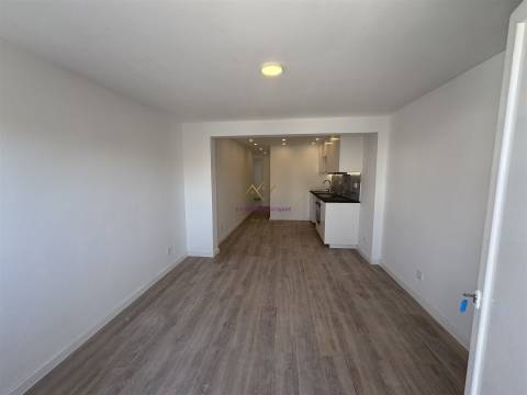 T2 Remodelado com Vista Rio e Ponte Vasco da Gama