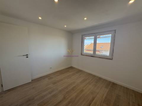 T2 Remodelado com Vista Rio e Ponte Vasco da Gama