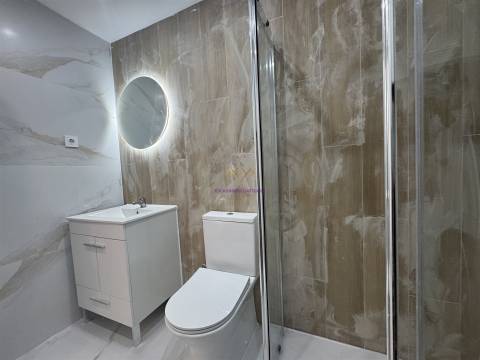 T2 Remodelado com Vista Rio e Ponte Vasco da Gama