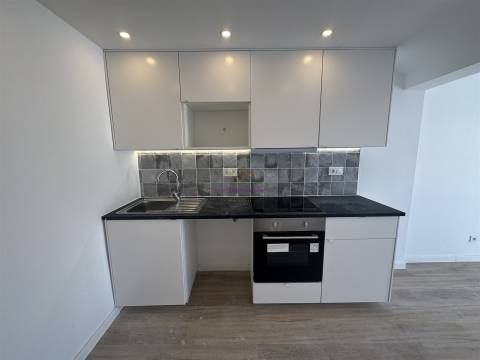 T2 Remodelado com Vista Rio e Ponte Vasco da Gama