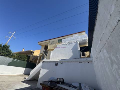 T2 Remodelado com Vista Rio e Ponte Vasco da Gama