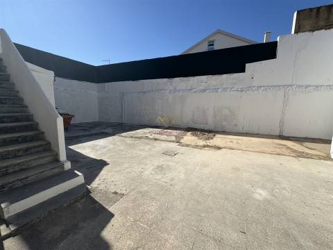 T2 Remodelado com Vista Rio e Ponte Vasco da Gama