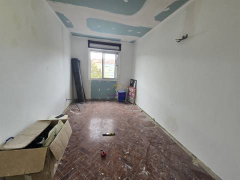 T3 remodelado na Damaia