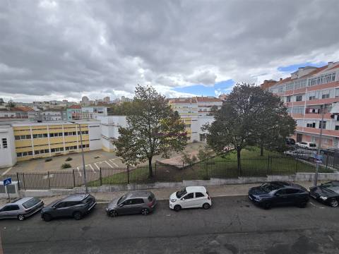 T3 remodelado na Damaia