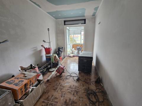 T3 remodelado na Damaia