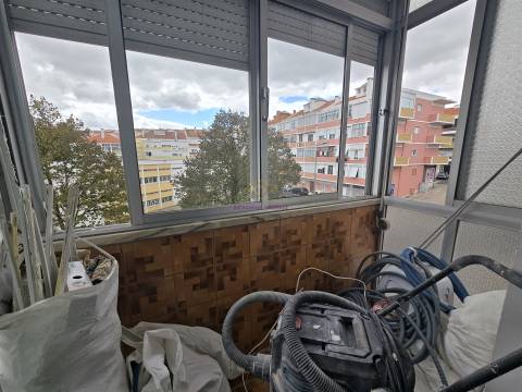 T3 remodelado na Damaia