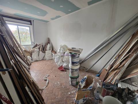 T3 remodelado na Damaia