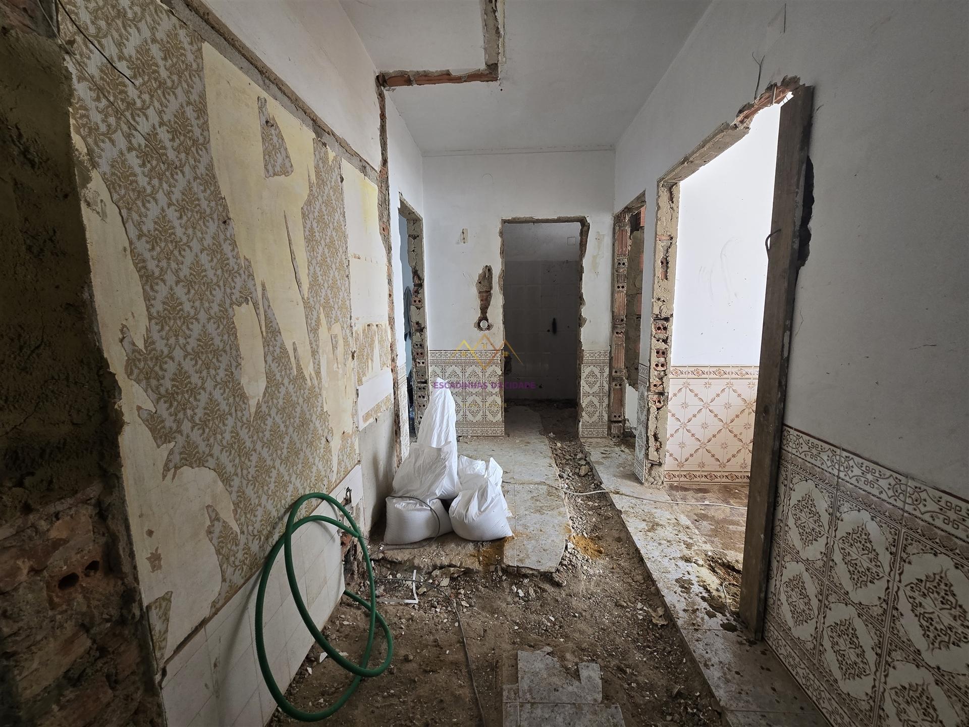 Apartamento com Terraço em Queluz