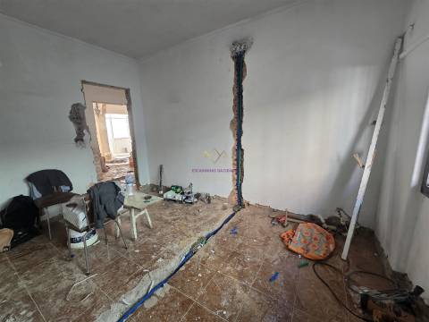 Apartamento com Terraço em Queluz