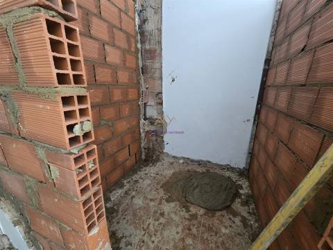 Apartamento com Terraço em Queluz